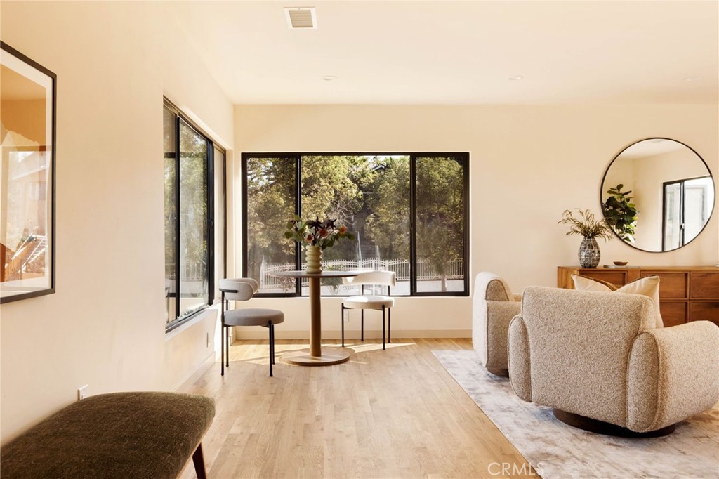 5217 Hub Street Property Photo 5