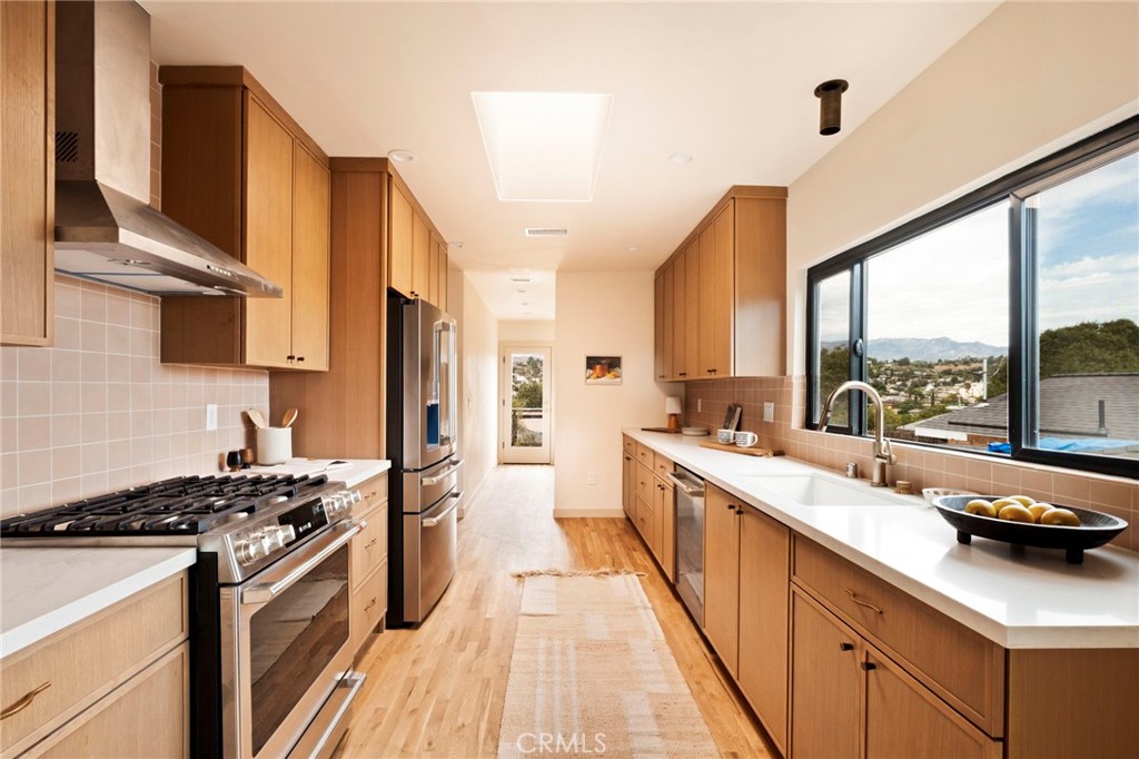 5217 Hub Street Property Photo 24
