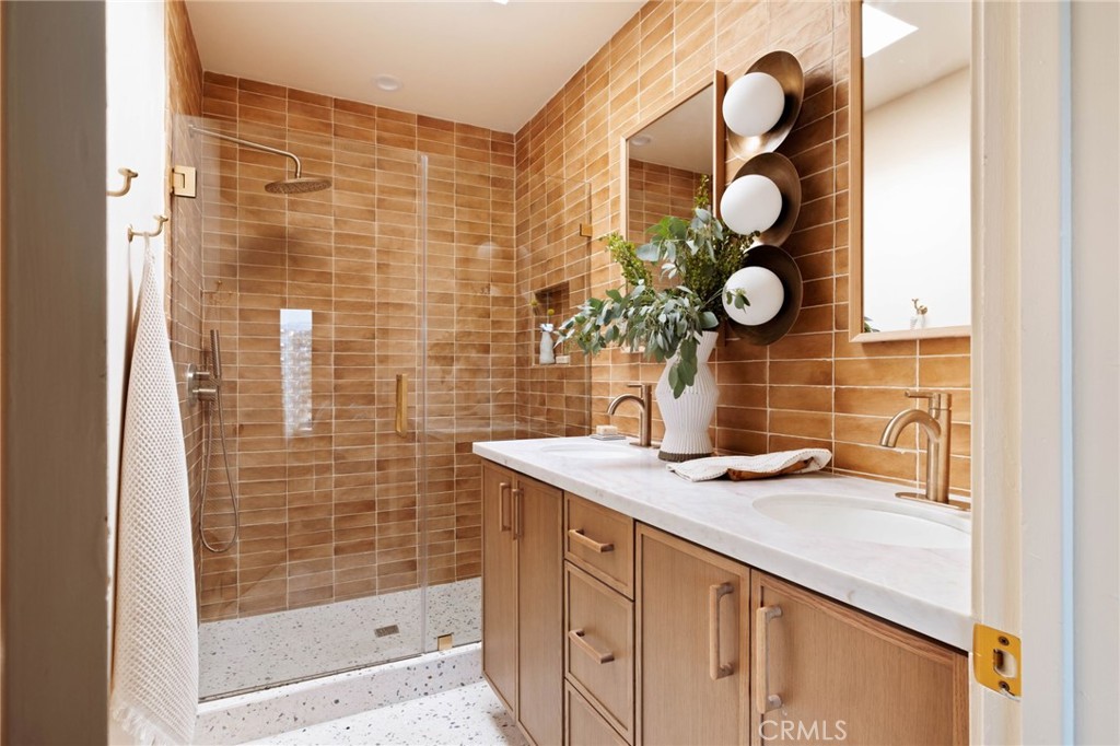 5217 Hub Street Property Photo 35