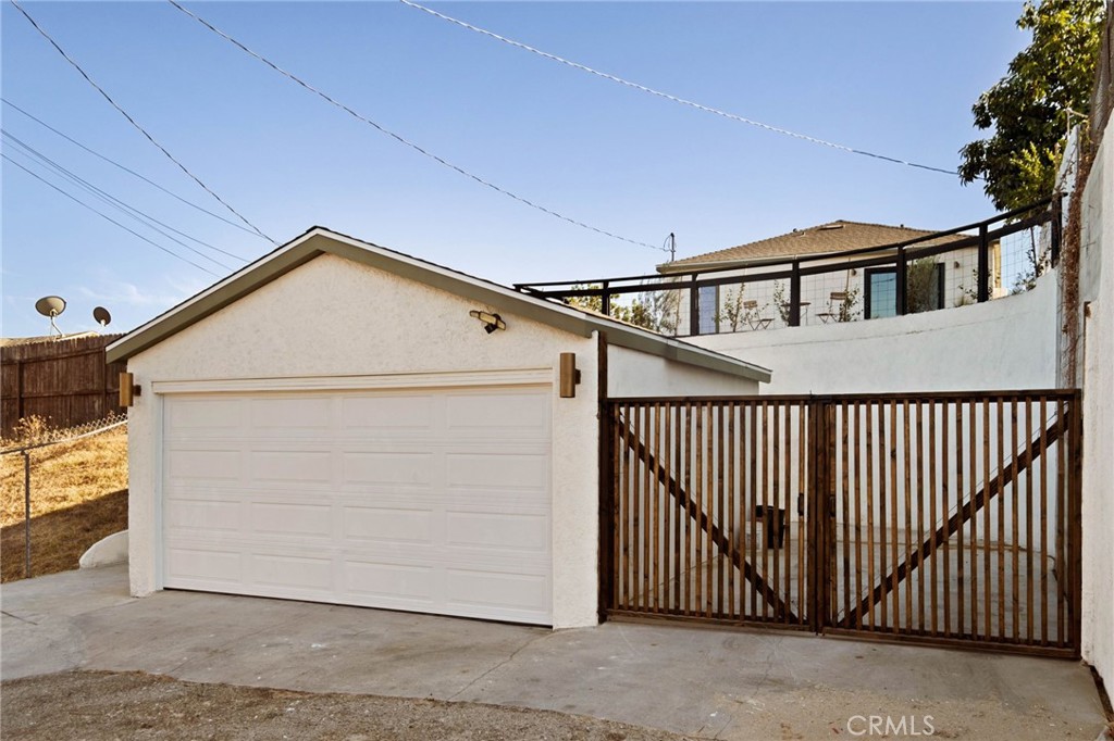 5217 Hub Street Property Photo 56