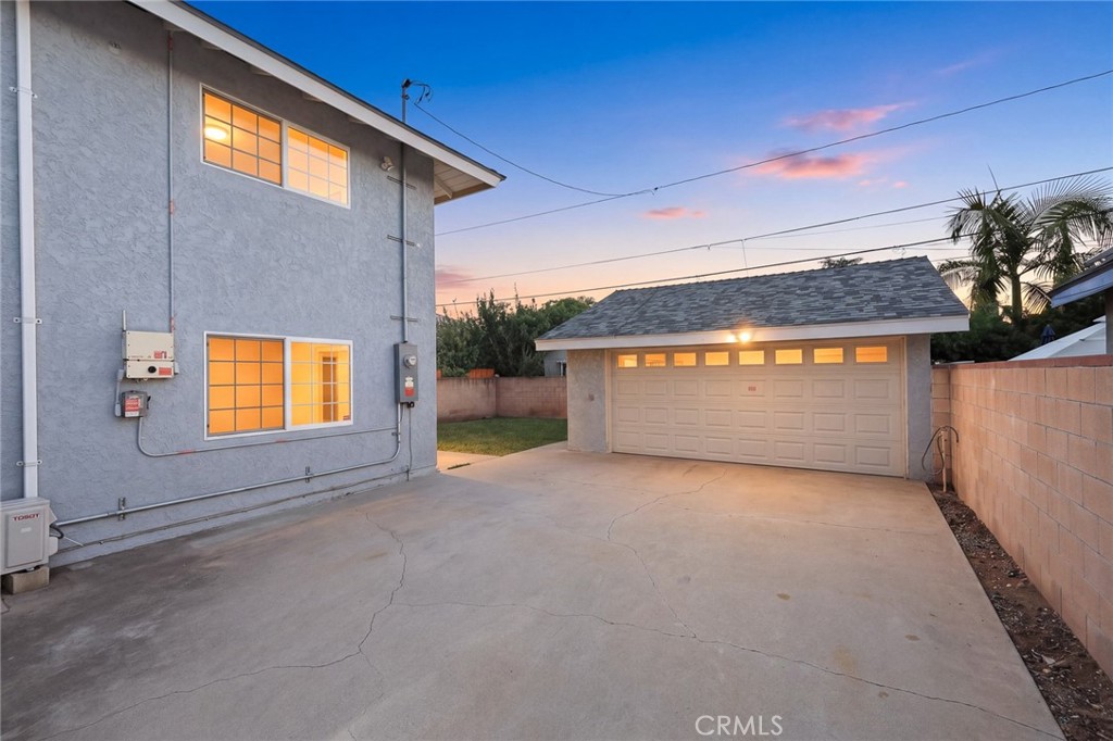 933 Montecito Drive Property Photo 8