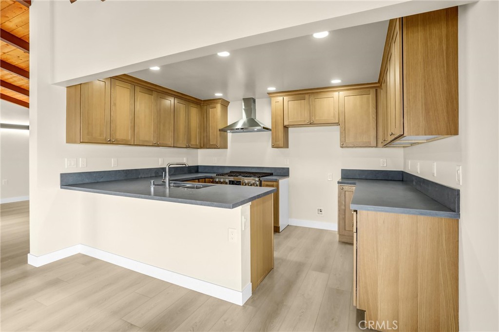 1516 N Shirlmar Avenue Property Photo 8