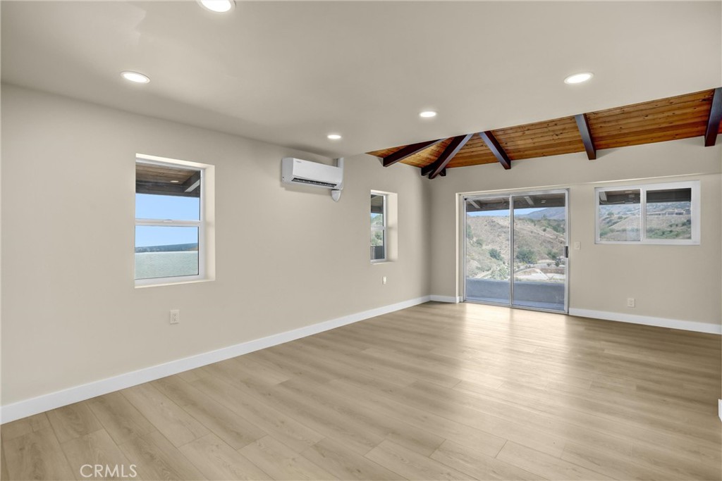 1516 N Shirlmar Avenue Property Photo 13