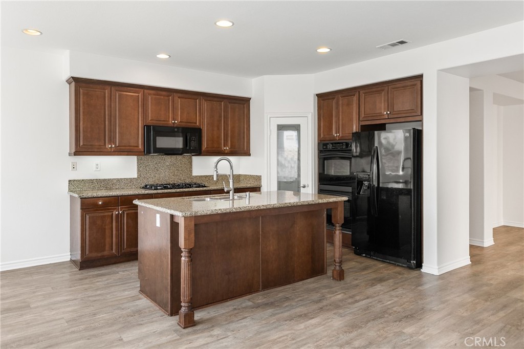 14351 Pointer Loop Property Photo 14