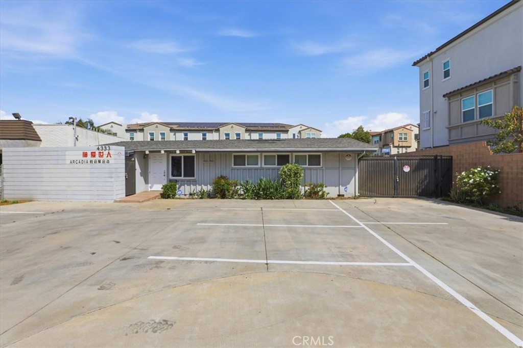 4333 Live Oak Avenue Property Photo 2