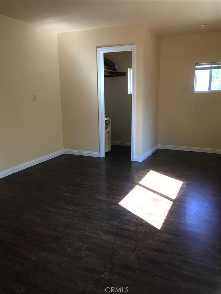1028 Walnut 1/2 Property Photo 17