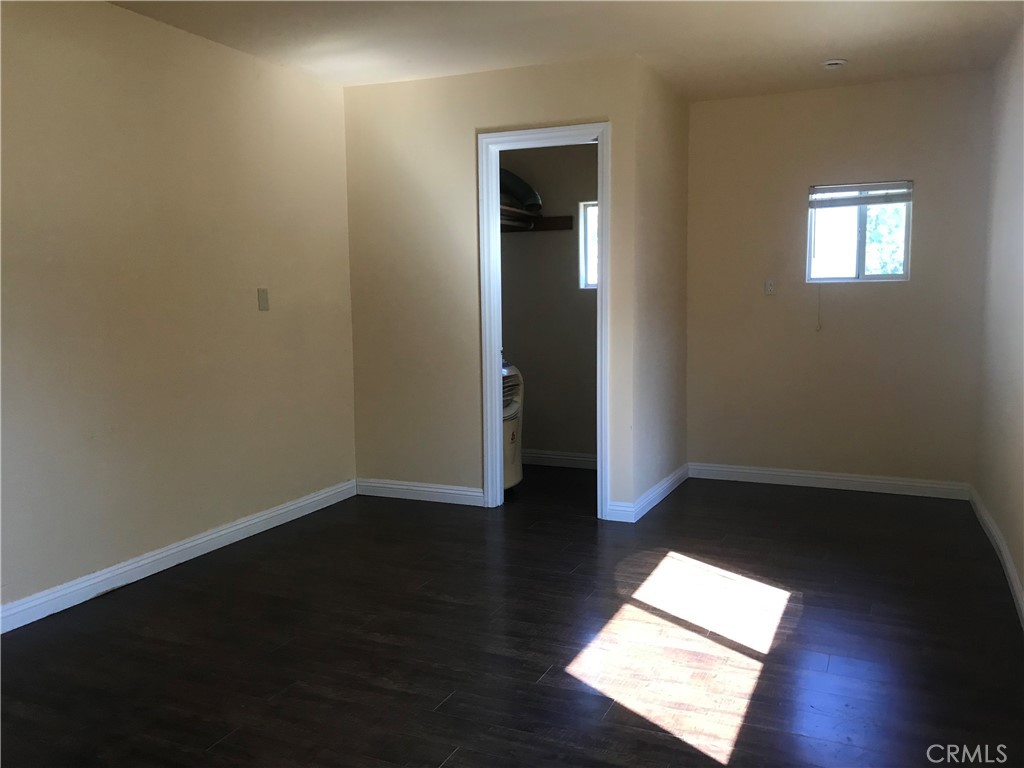 1028 Walnut 1/2 Property Photo 18