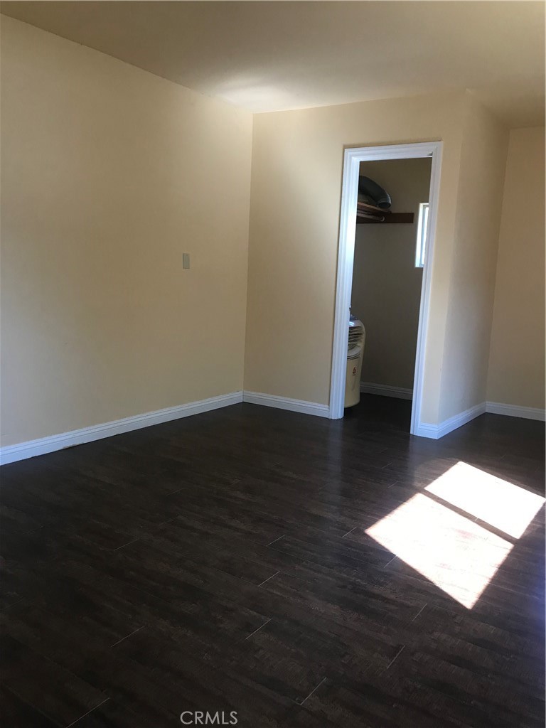 1028 Walnut 1/2 Property Photo 19
