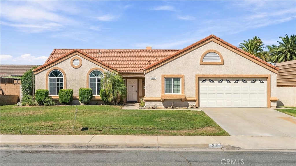 1210 W Cimarron Property Photo 4