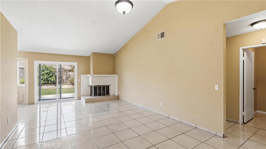 1210 W Cimarron Property Photo 5