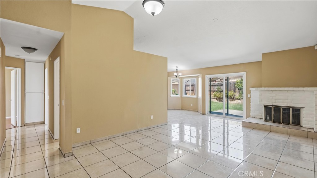 1210 W Cimarron Property Photo 6