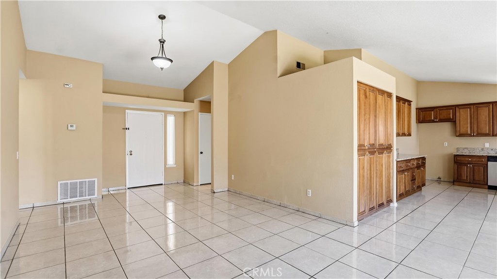 1210 W Cimarron Property Photo 9