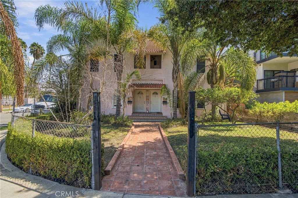 846 N Harvard Boulevard Property Photo 1