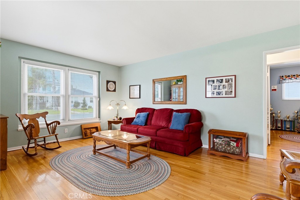 4924 Birchland Place Property Photo 12