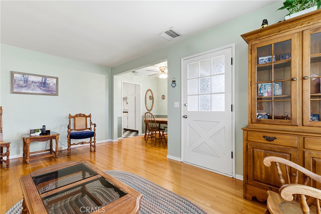 4924 Birchland Place Property Photo 14