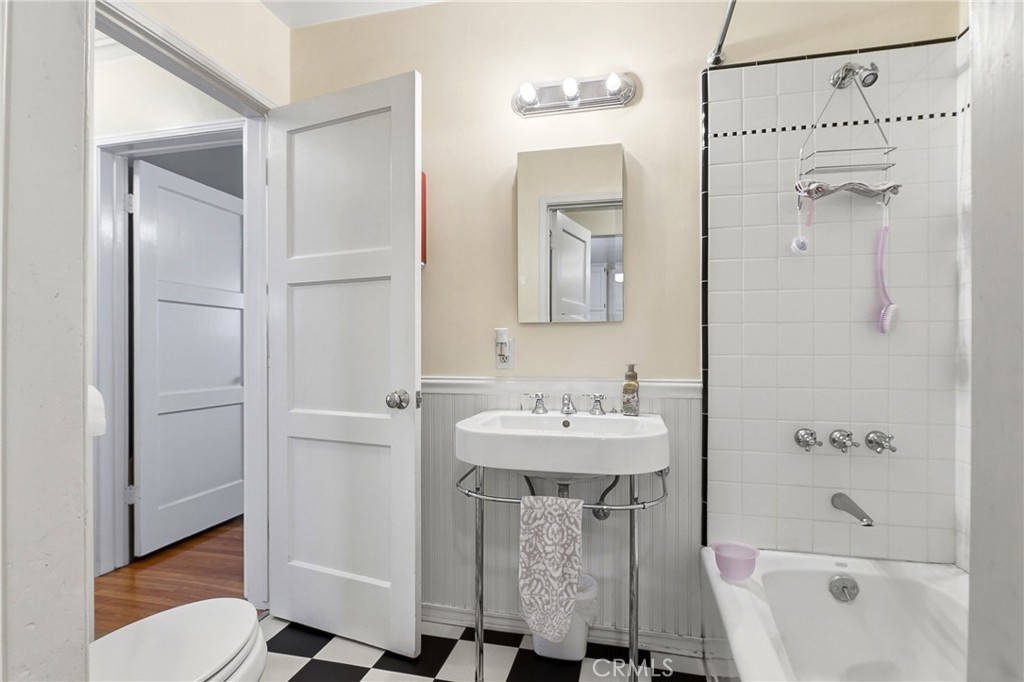 4924 Birchland Place Property Photo 24