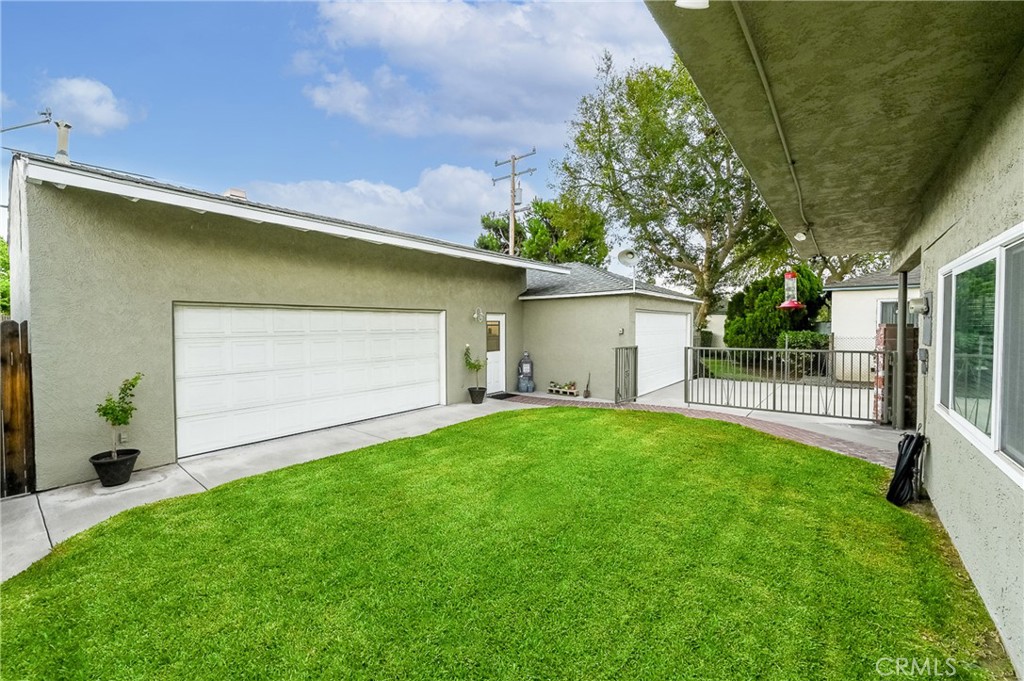4924 Birchland Place Property Photo 42