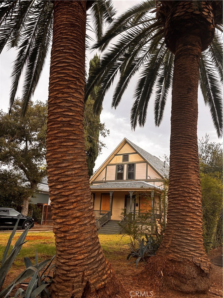 480 Cypress Ave Avenue Property Photo 2