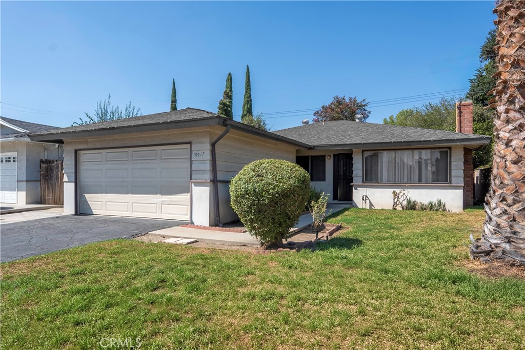 10517 Lynrose Street Property Photo 1