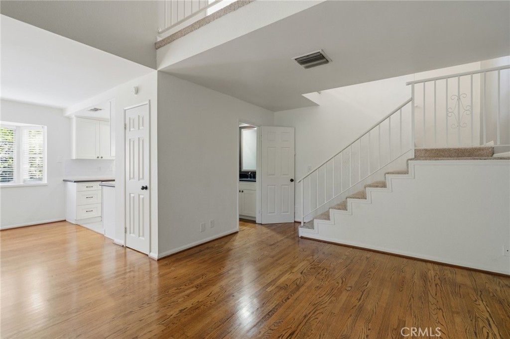 689 W Sierra Madre Property Photo 6