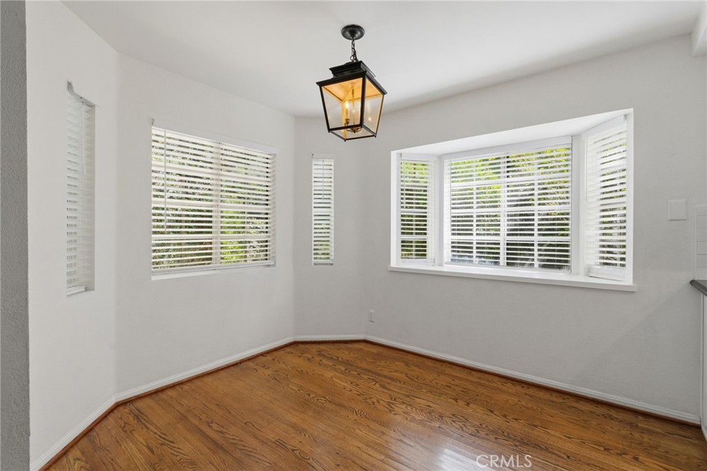 689 W Sierra Madre Property Photo 7