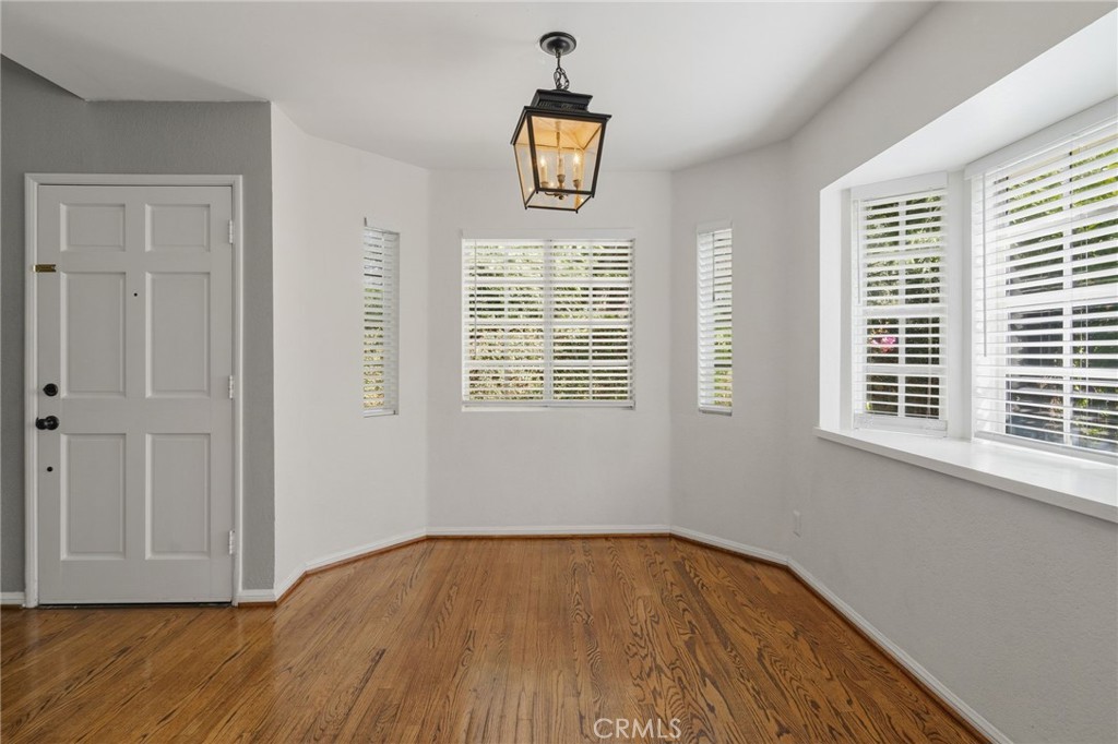 689 W Sierra Madre Property Photo 8