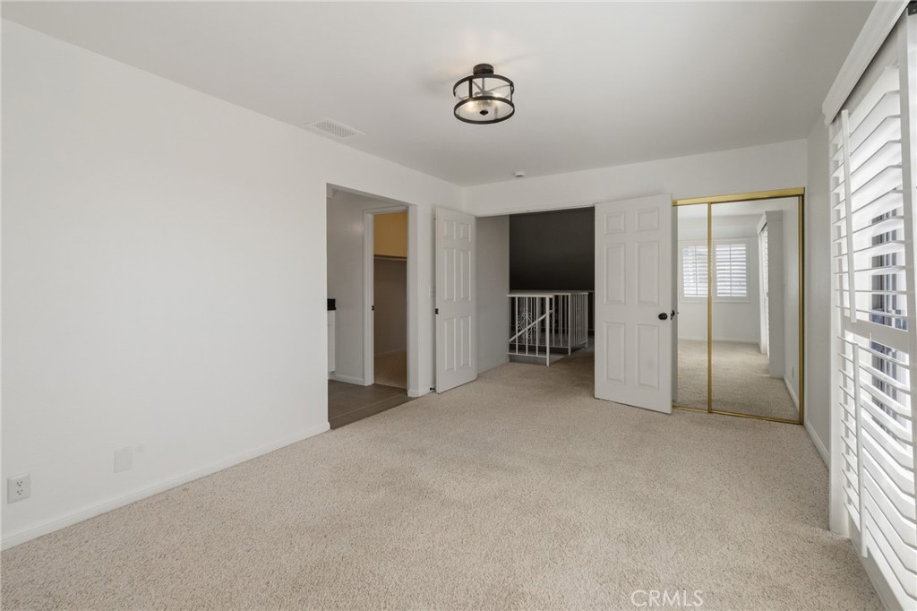 689 W Sierra Madre Property Photo 17