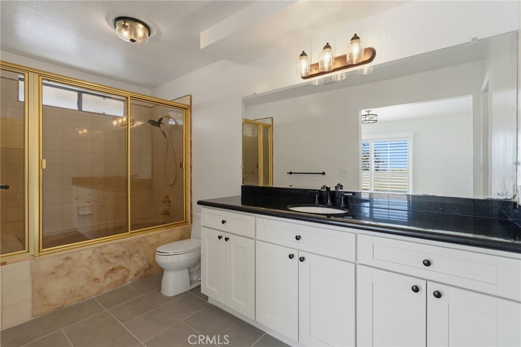 689 W Sierra Madre Property Photo 18