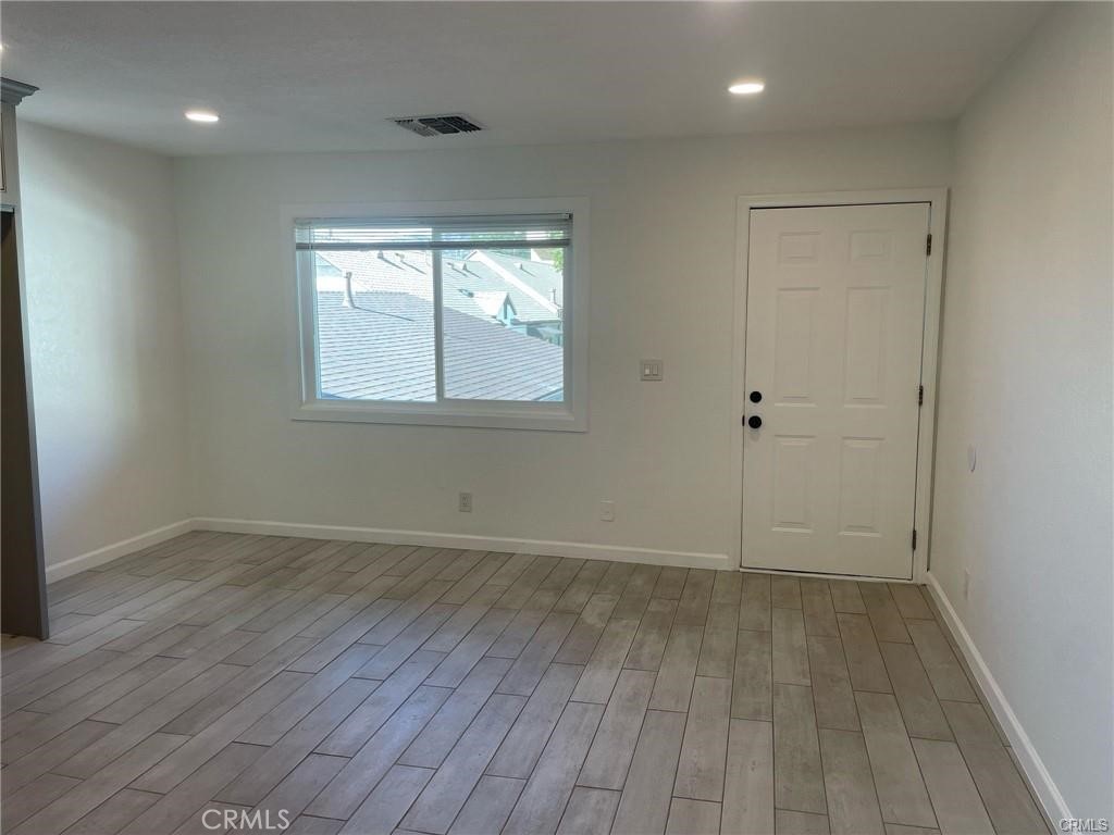 10037 Samoa Avenue 11 Property Photo 4