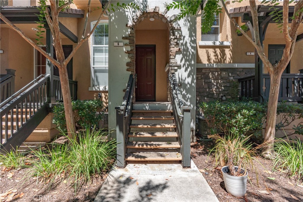 6 Harvest Point Property Photo 1
