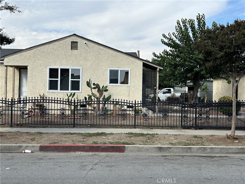 500 N Virginia Property Photo 1