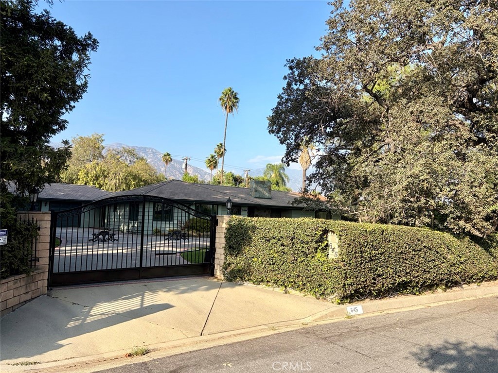 645 W Foothill Blvd Property Photo 8