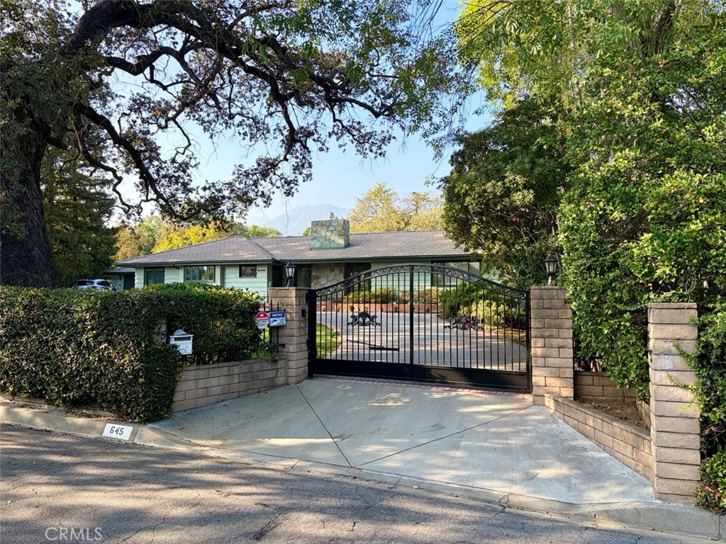 645 W Foothill Blvd Property Photo 9