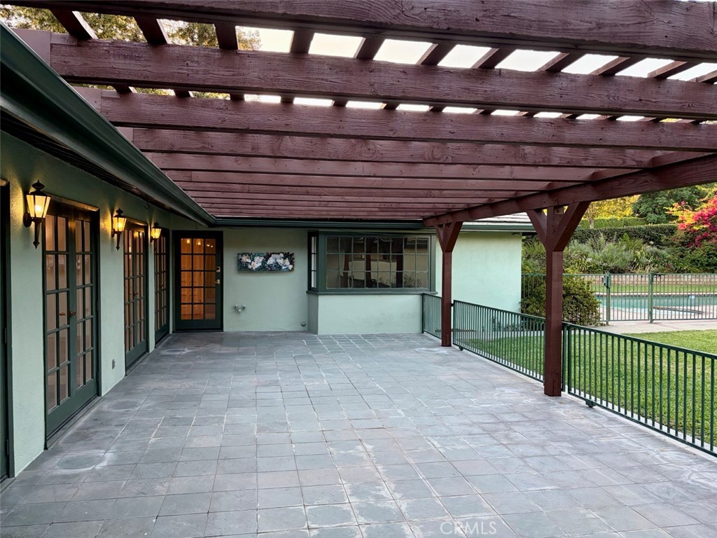 645 W Foothill Blvd Property Photo 50
