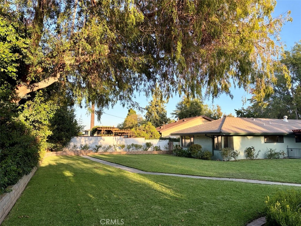 645 W Foothill Blvd Property Photo 54