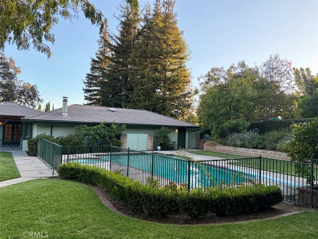 645 W Foothill Blvd Property Photo 55