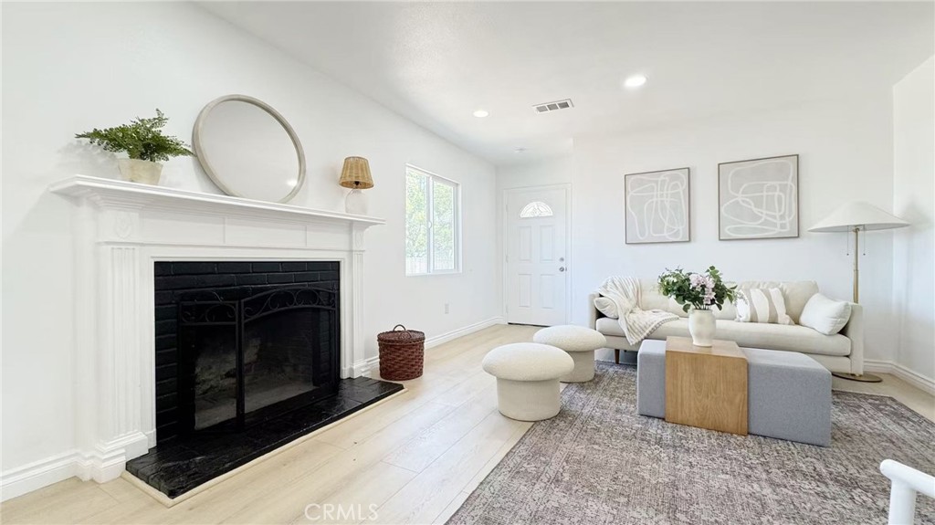 354 Van Ness Property Photo 1