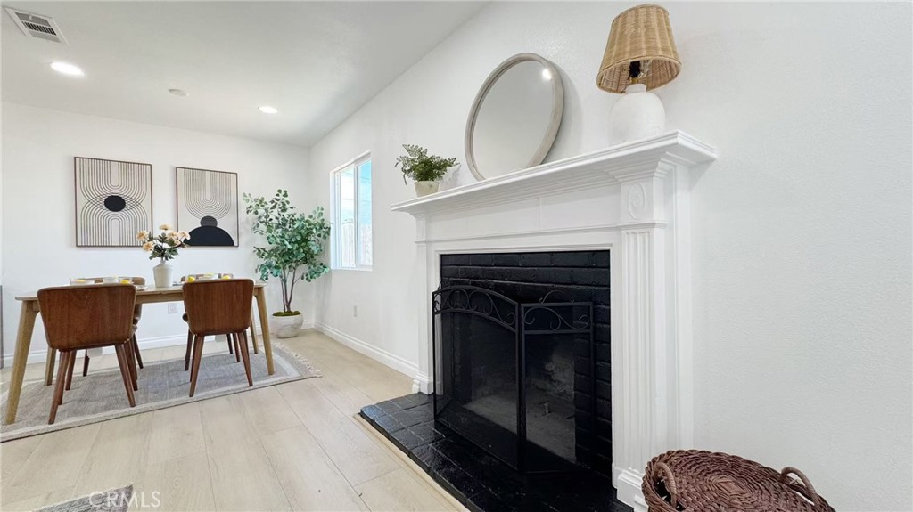 354 Van Ness Property Photo 3