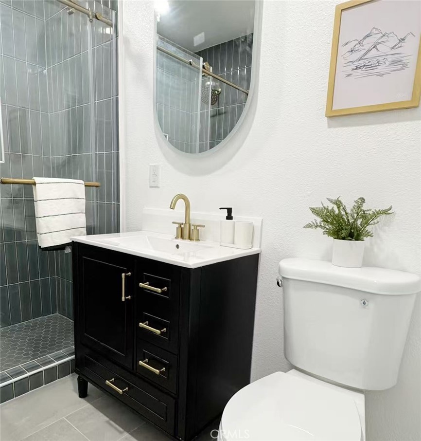 354 Van Ness Property Photo 9