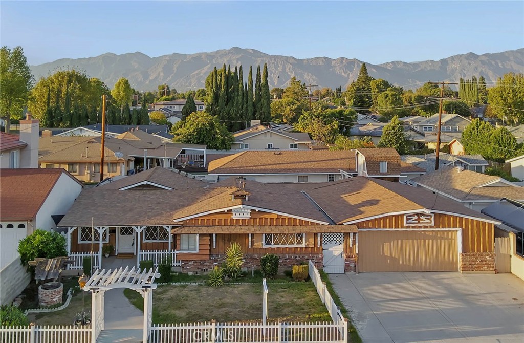 9147 Olive Street Property Photo 1