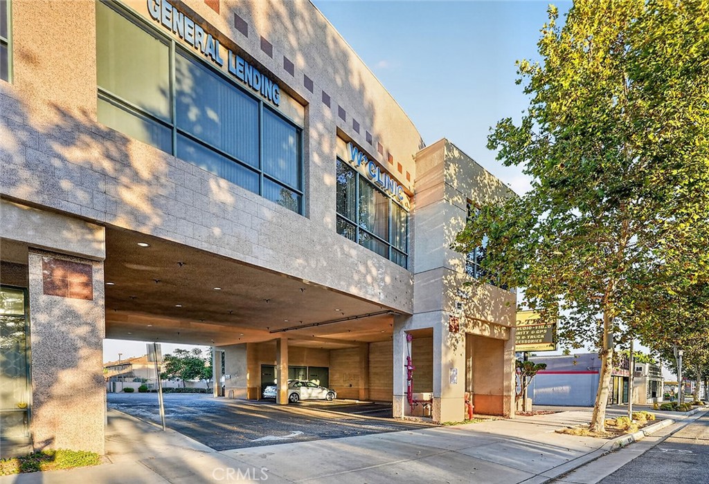 5546 N Rosemead Blvd #208 Property Photo 2