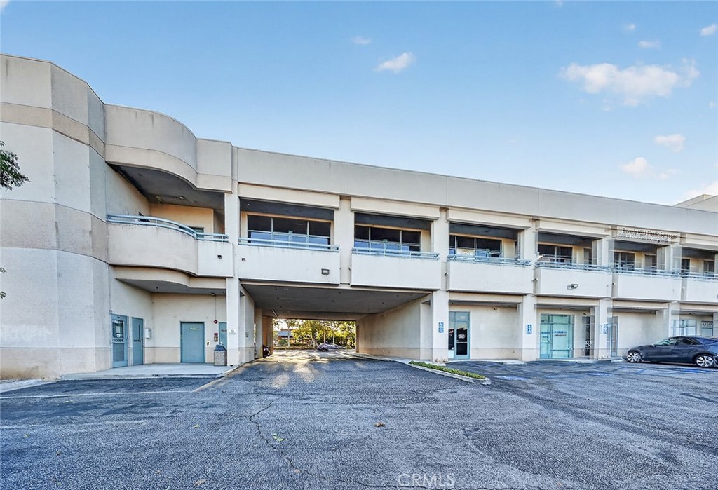 5546 N Rosemead Blvd #208 Property Photo 3