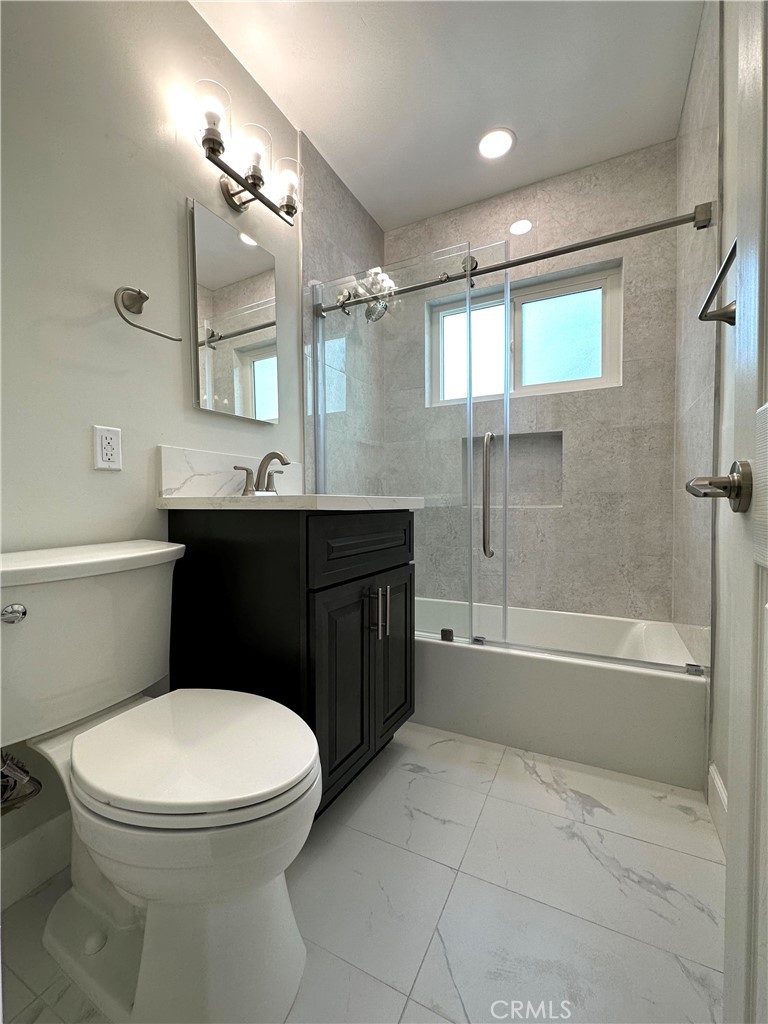 41 N Sierra Bonita Avenue B Property Photo 6