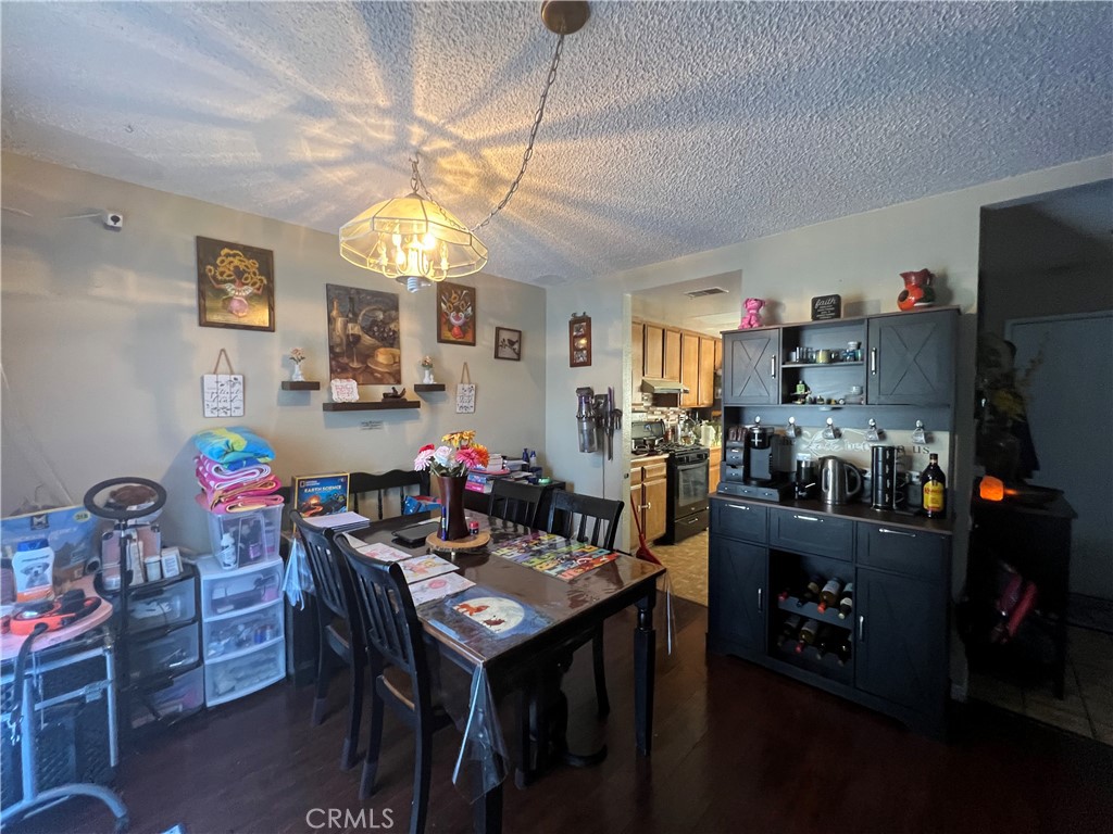 2421 S Reservoir Property Photo 5