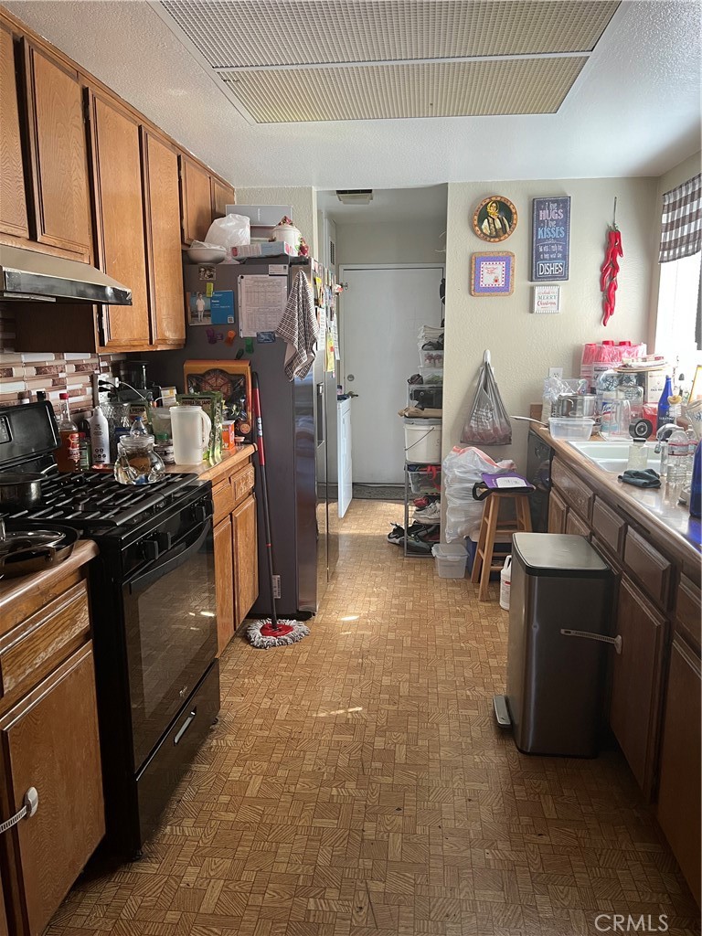 2421 S Reservoir Property Photo 8