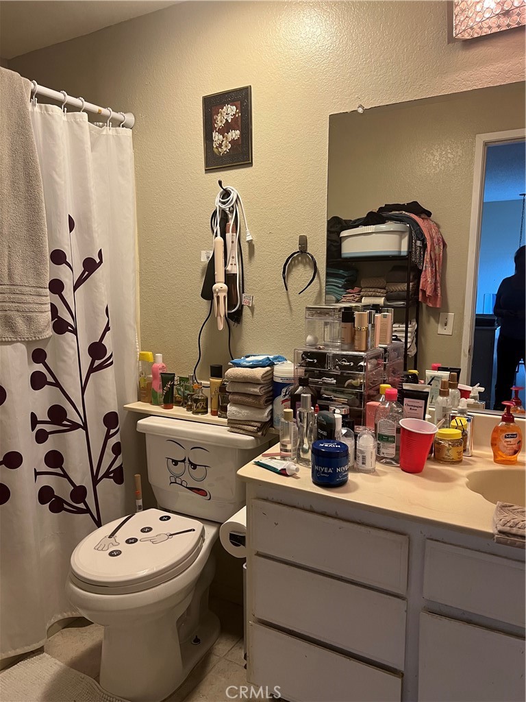 2421 S Reservoir Property Photo 12