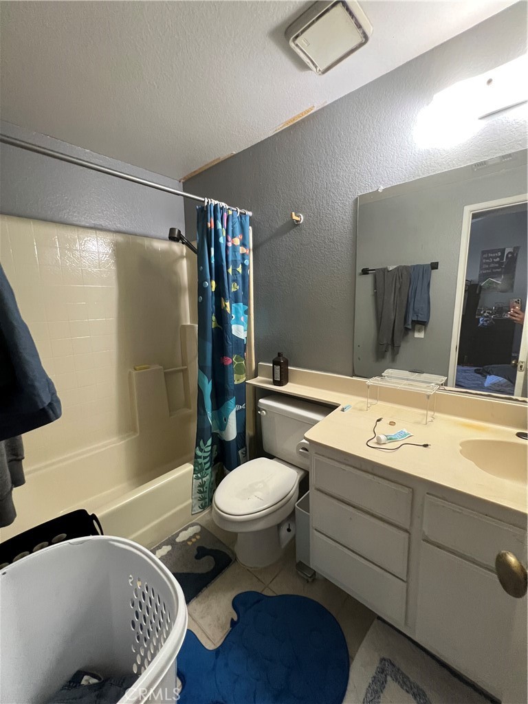 2421 S Reservoir Property Photo 14