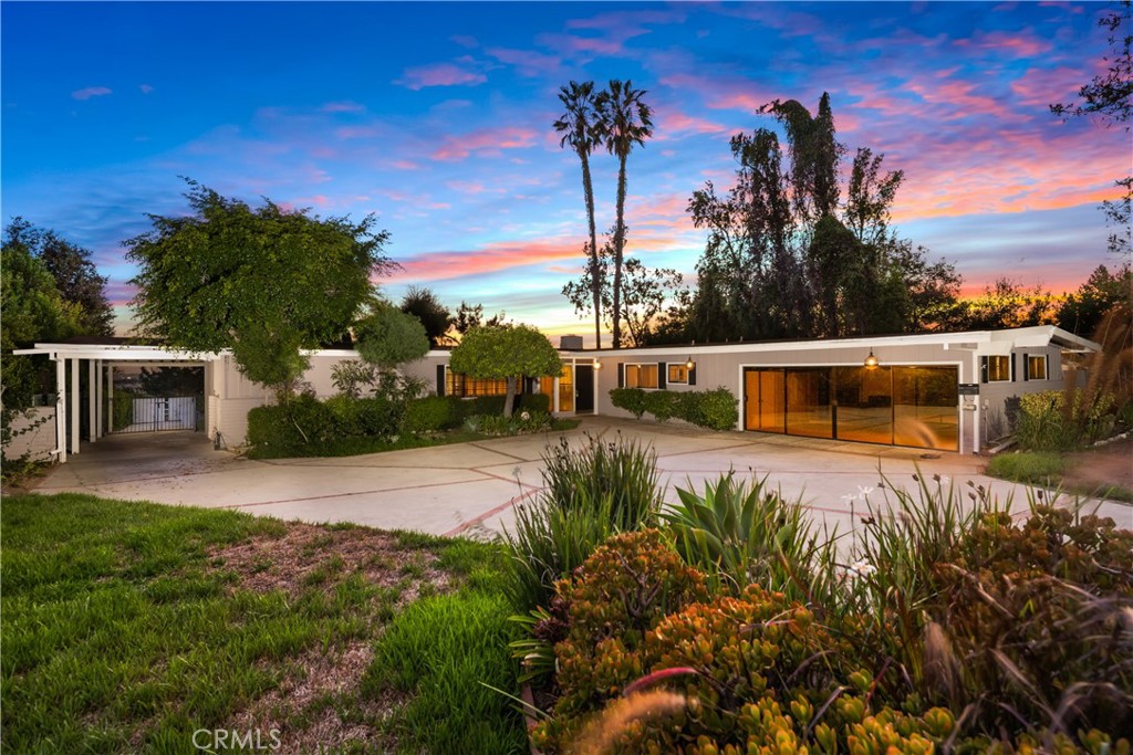 595 Rim Road Property Photo 1