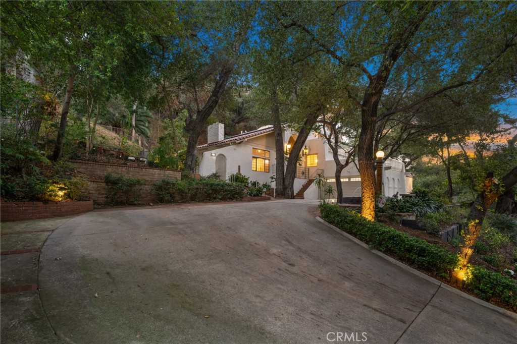 16 Hidden Valley Road Property Photo 4