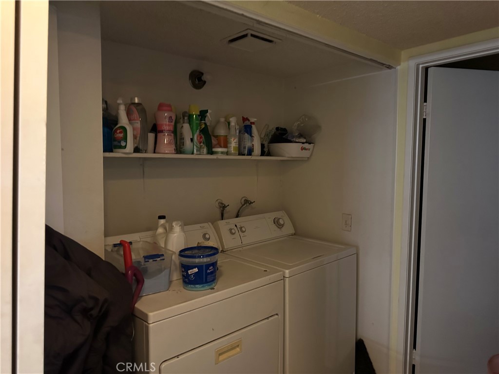 1806 N Vineyard Property Photo 4